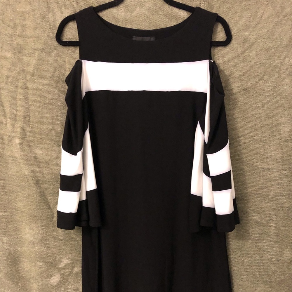 Frank Lyman cold shoulder dress